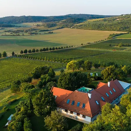Sentio Estate At Balaton Villa Pecsely