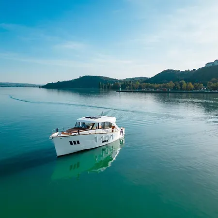 Villa Sentio Estate At Balaton